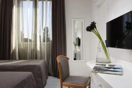 Isola Sacra Rome Airport - 15