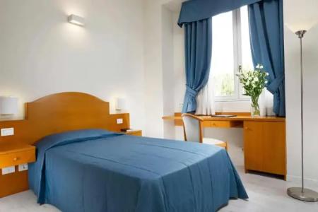 Isola Sacra Rome Airport - 9