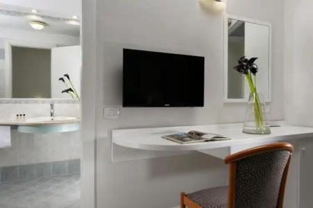 Isola Sacra Rome Airport - 39