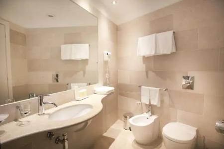 Isola Sacra Rome Airport - 20