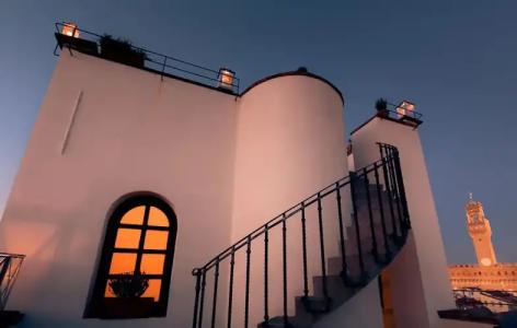 Torre Guelfa Palazzo Acciaiuoli - 0