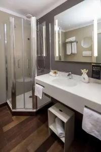 Best Western Plus City - 57