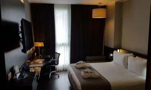 Best Western Premier CHC Airport - 6