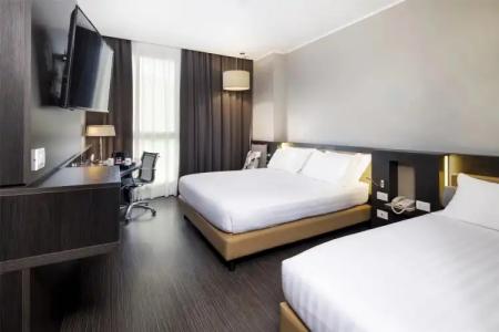 Best Western Premier CHC Airport - 33