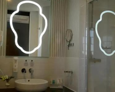 Best Western Premier CHC Airport - 12