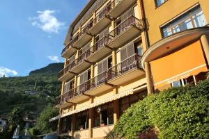 Hotel 2000, Gravedona