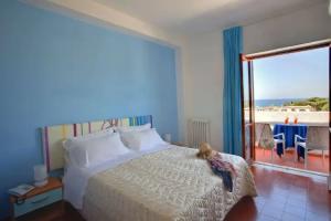 Iris Hotel, Ischia Town