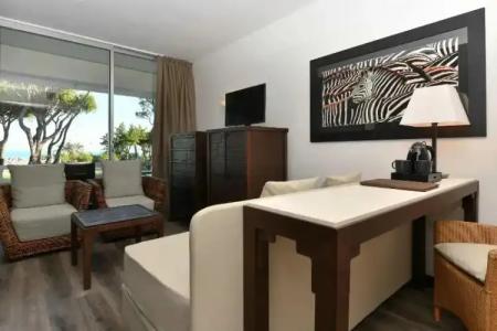 Bellevue & Resort - 187