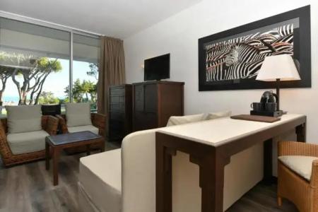 Bellevue & Resort - 151