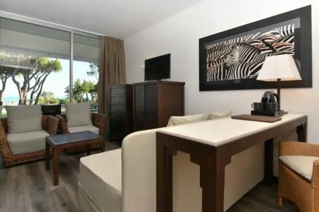 Bellevue & Resort - 168