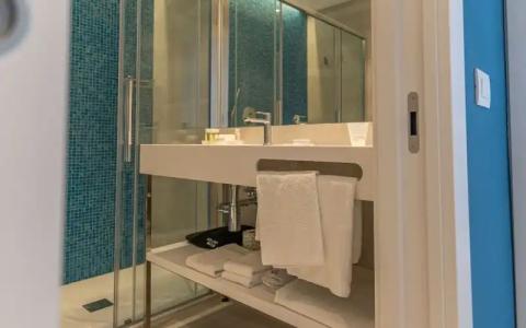 Orient & Pacific - 47