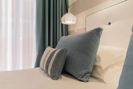 Orient & Pacific - 8