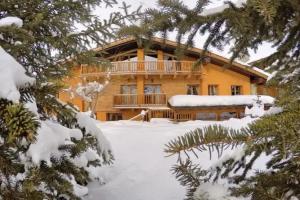 Chalet Alpina Hotel & Apartments, La Thuile