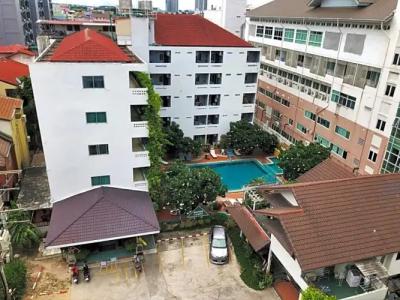 Sutus Court 1 - 102