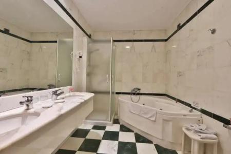 Best Western Grand Guinigi - 14