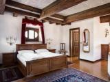 Suite with mountain view