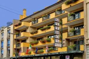 Hotel Mythos, Milan