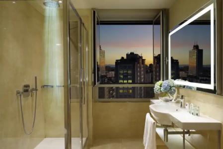 UNAHOTELS Century Milano - 8