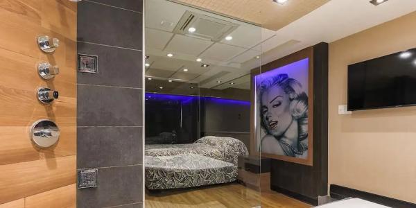 Le Chablis Cadillac - 60