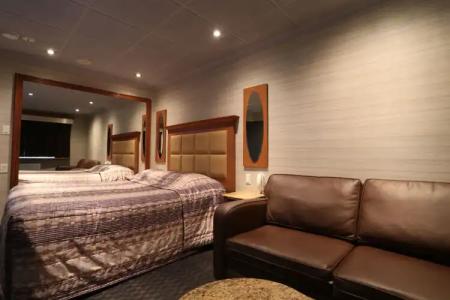 Le Chablis Cadillac - 3