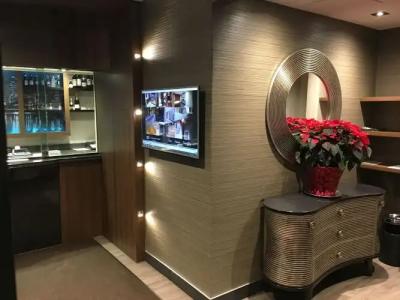 Le Chablis Cadillac - 1