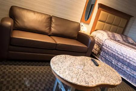 Le Chablis Cadillac - 4