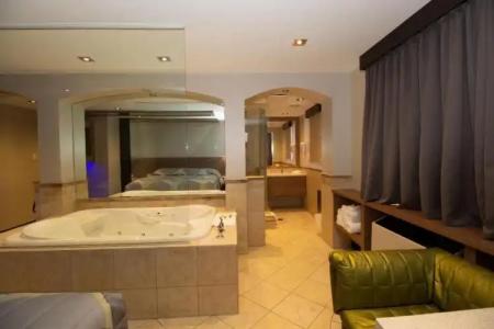 Le Chablis Cadillac - 76