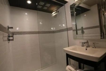 Le Chablis Cadillac - 18