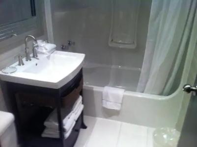 Le Chablis Cadillac - 16