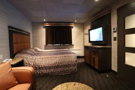 Le Chablis Cadillac - 2