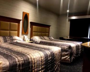 Le Chablis Cadillac - 17