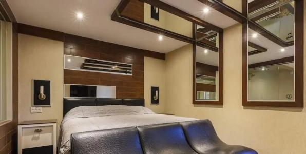 Le Chablis Cadillac - 54