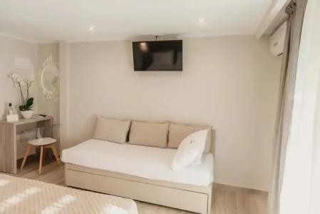 Ammos Beach Seaside Luxury Suites - 51