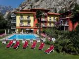 Standard Triple room with balcony