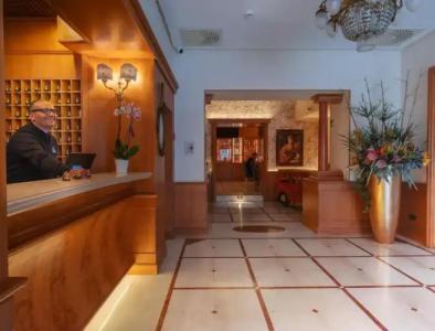 Grand Europa & Restaurant - 1