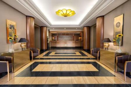Ramada by Wyndham Naples - 10