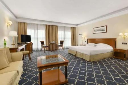 Ramada by Wyndham Naples - 4