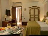 2 Bedrooms with Outdoor Jacuzzi Suite