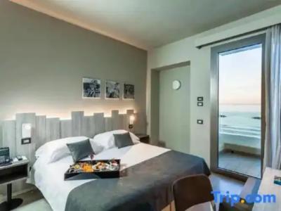 Nautilus Family - 165