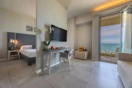 Nautilus Family - 183