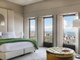 Suite with city view