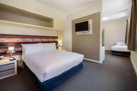 Best Western Melbourne City - 3