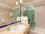 Standard Triple room with sea view