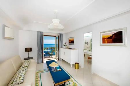 Eden Roc Suites - 119