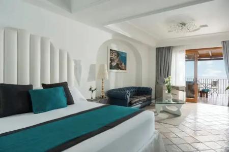 Eden Roc Suites - 319