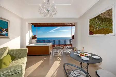 Eden Roc Suites - 237