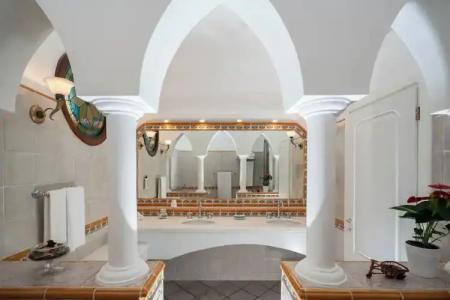 Eden Roc Suites - 343