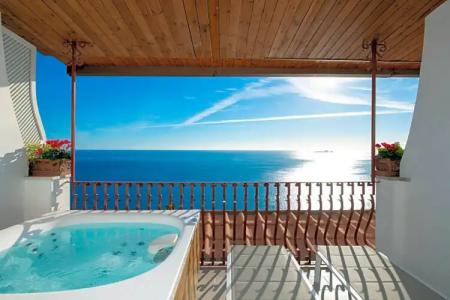 Eden Roc Suites - 228