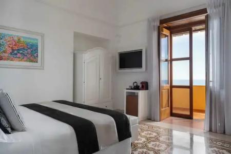 Eden Roc Suites - 466