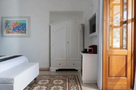 Eden Roc Suites - 467